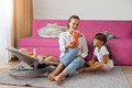 Pat copii Merlin extensibil 90x200 cm, roz barbie, orientare dreapta