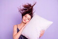 Perna Lavanda Therapy Memory 50x70 cm, fulgi de memorie, husa tricot, alb/mov